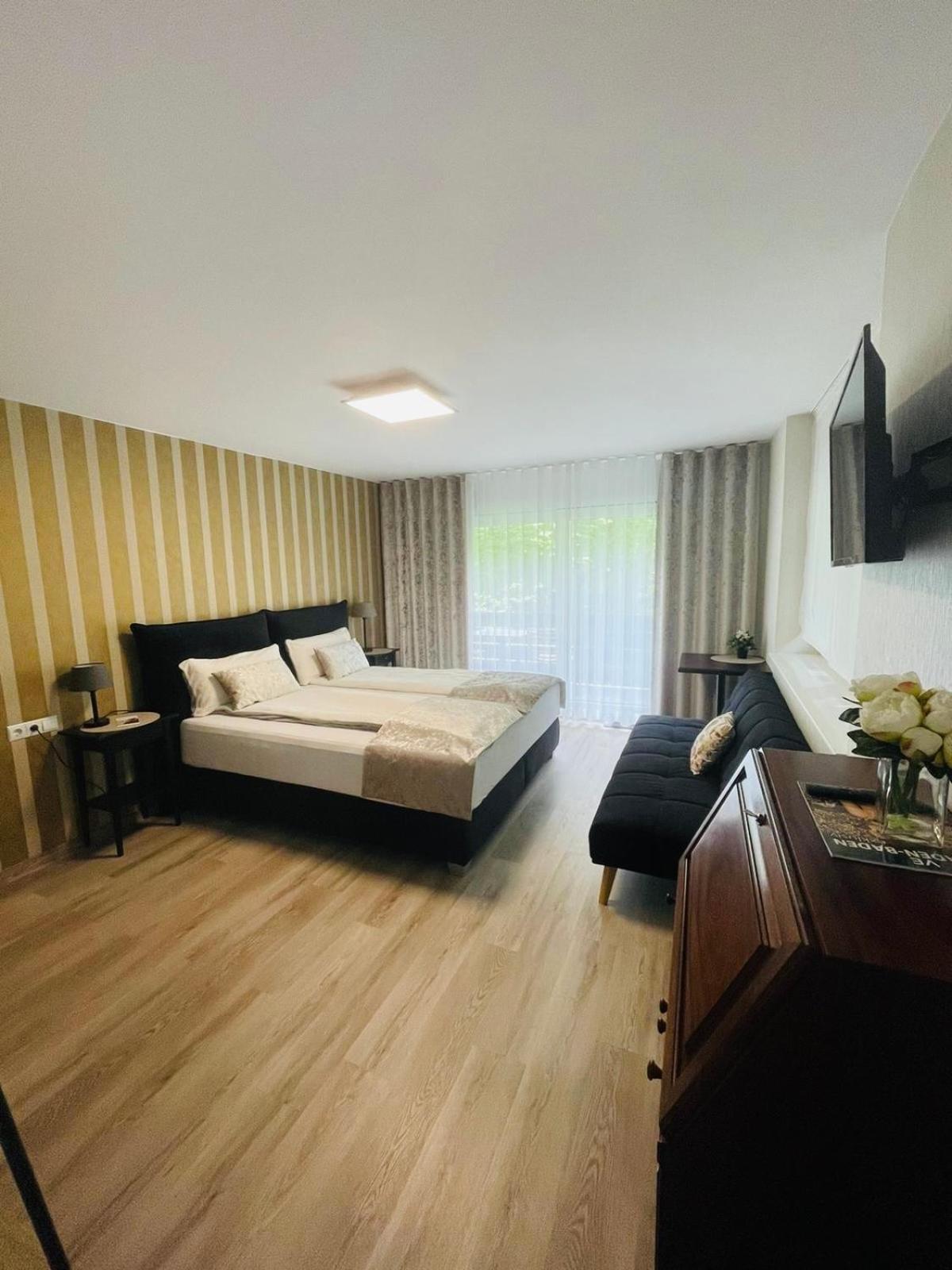 Апартаменти Auf Der Alm 21 N.6 Баден-Баден Екстер'єр фото